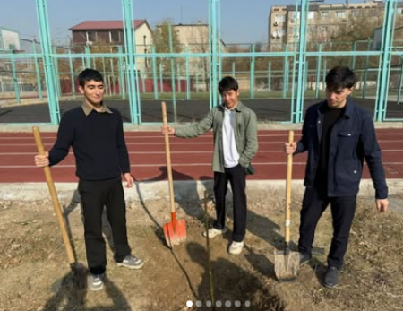 Қала аумағын көгалдандыру және оқушылардың экологиялық мәдениетін дамыту мақсатында мектебімізде “Таза Қазақстан” республикалық экологиялық акциясы аясында іс-шара ұйымдастырылды.