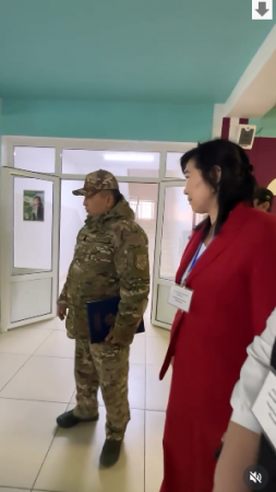 В целях повышения готовности к действиям при возникновении чрезвычайных ситуаций на базе сборного эвакуационного пункта No 23 была проведена плановая учебная тренировка совместно с сотрудниками ДЧС.