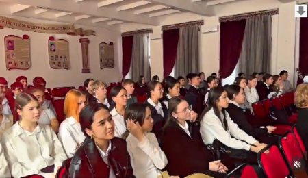 В рамках недели химии и биологии в нашей школе состоялось внеклассное мероприятие «Знатоки химии и биологии», объединившее учащихся 8, 9 и 11 классов.