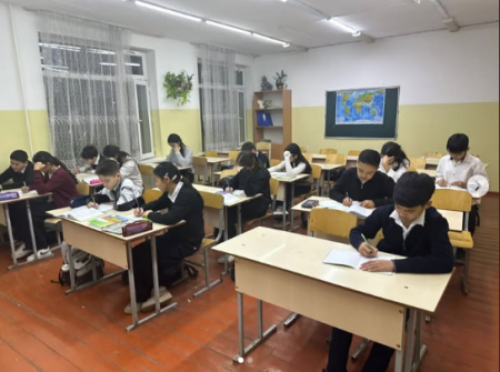 Мемлекеттік қызмет жүйесі және кәсіби даму мүмкіндіктері тақырыбында эссе жазу жұмысы өтті